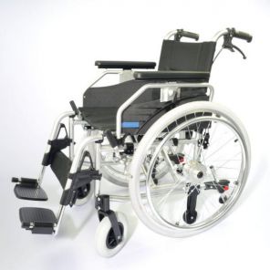 Кресло-коляска LY-710-115LQ (литые колёса)